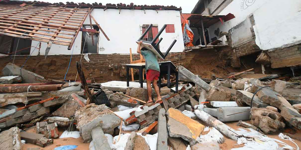 Huracán Erick deja su primera víctima mortal tras tocar tierra en Oaxaca