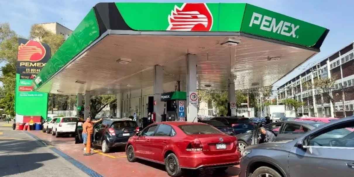 Gobierno y empresarios pactan tope de 24 pesos por litro de gasolina