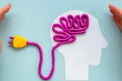 Falso optimismo: el riesgo de negar emociones bajo el disfraz de la positividad