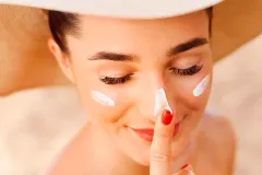 Maquillaje con protección solar: estética y cuidado en una sola rutina