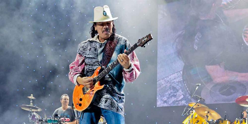 Luego de alarmar a todos, revelan que Carlos Santana se desmayó en pleno concierto por agotamiento