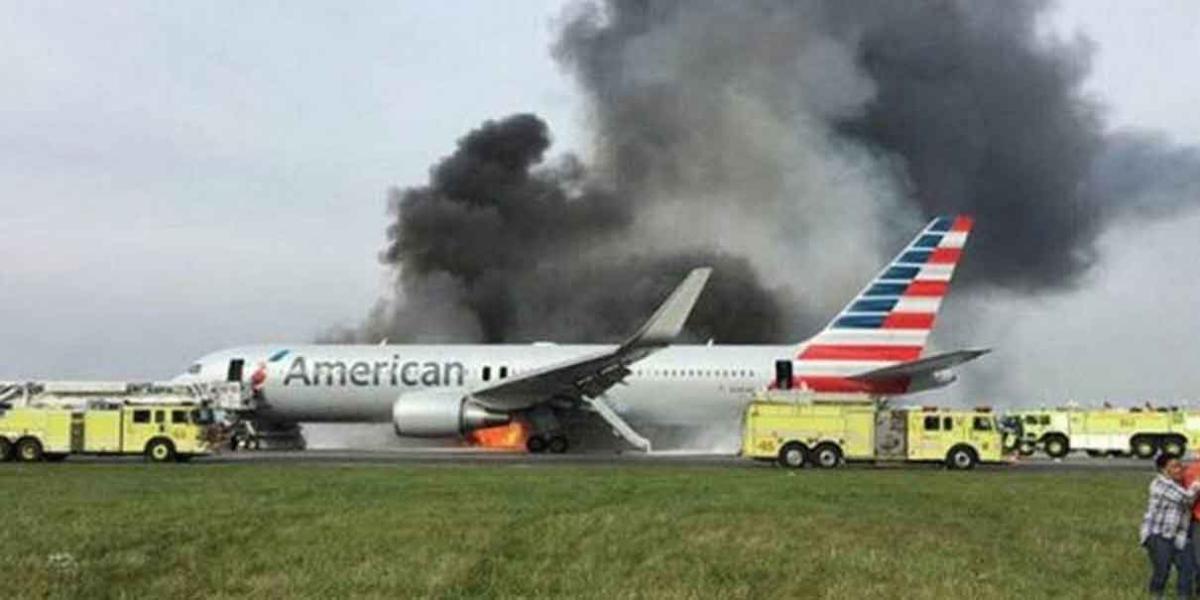 Avión se incendia tras aterrizar en Miami; salió de República Dominicana con 126 personas a bordo