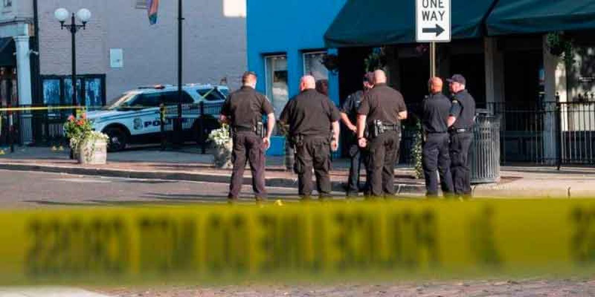 Tiroteo en Texas deja dos muertos y 3 policías heridos