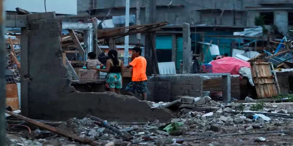 Pobladores de Acapulco en peligro de infecciones, alerta experto 