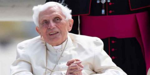 Acusan a Benedicto XVI por “solapar” abusos de pederastas 