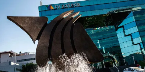 Claudia Sheinbaum cuestiona origen de recursos usados para comprar TV Azteca