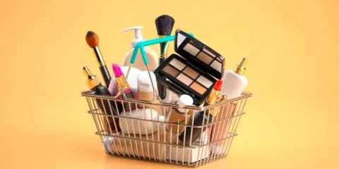 ¿Por qué preferimos comprar cosméticos en tiendas físicas?