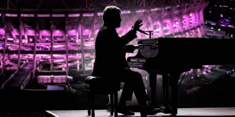 ¡Es oficial! Elton John volverá a México con dos conciertos de despedida