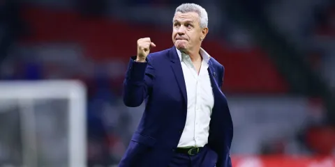 Valencia busca entrenador: Javier Aguirre en la agenda