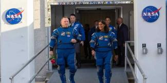 Dos astronautas quedaron varados en el espacio; podrían quedarse hasta el próximo año