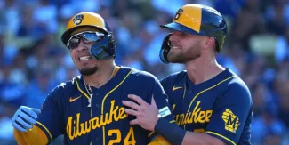 Brewers vencen 6-2 a Dodgers y quedan a un triunfo de la Serie Mundial